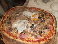 Plats et boissons du Pizzas à emporter Pizza Carl à Romagnat - n°7