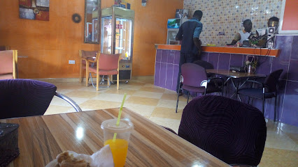 Vikies Restaurant - M9M3+GMP, Kumasi, Ghana