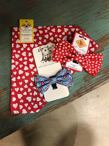 Pet Supply Store «Dog Dish», reviews and photos, 1778 Utica Square, Tulsa, OK 74114, USA