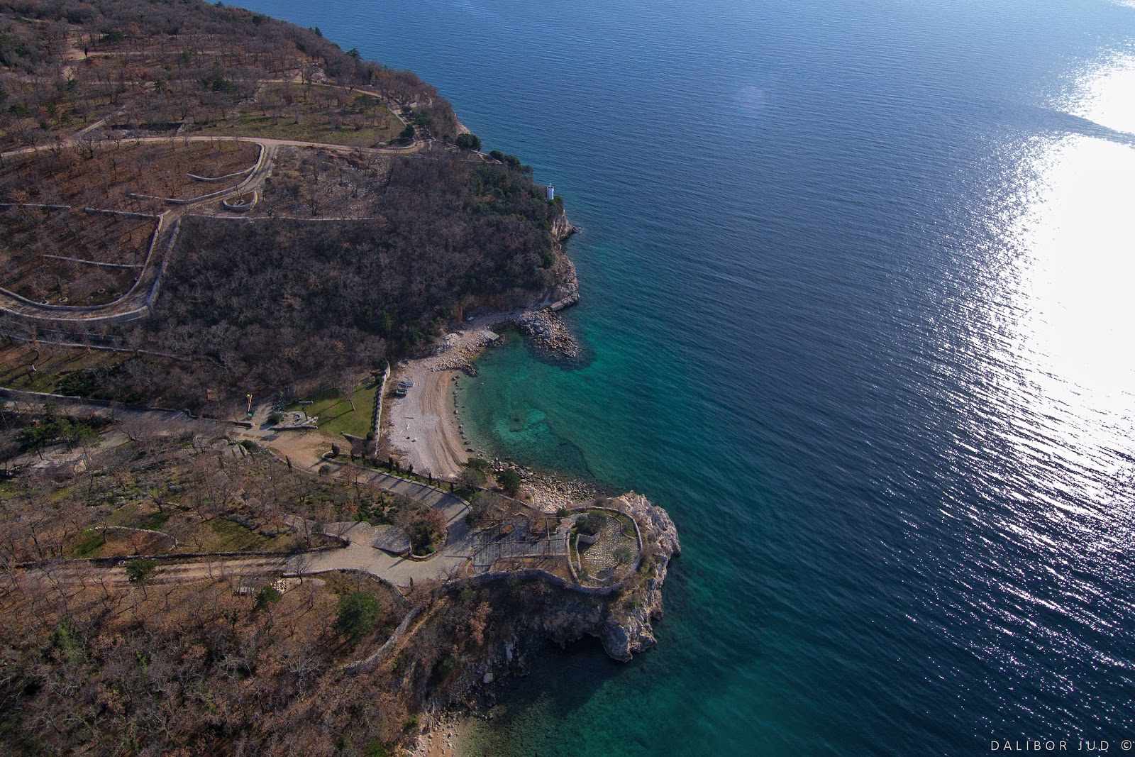Foto von Pekna beach mit felsiges gelände Oberfläche