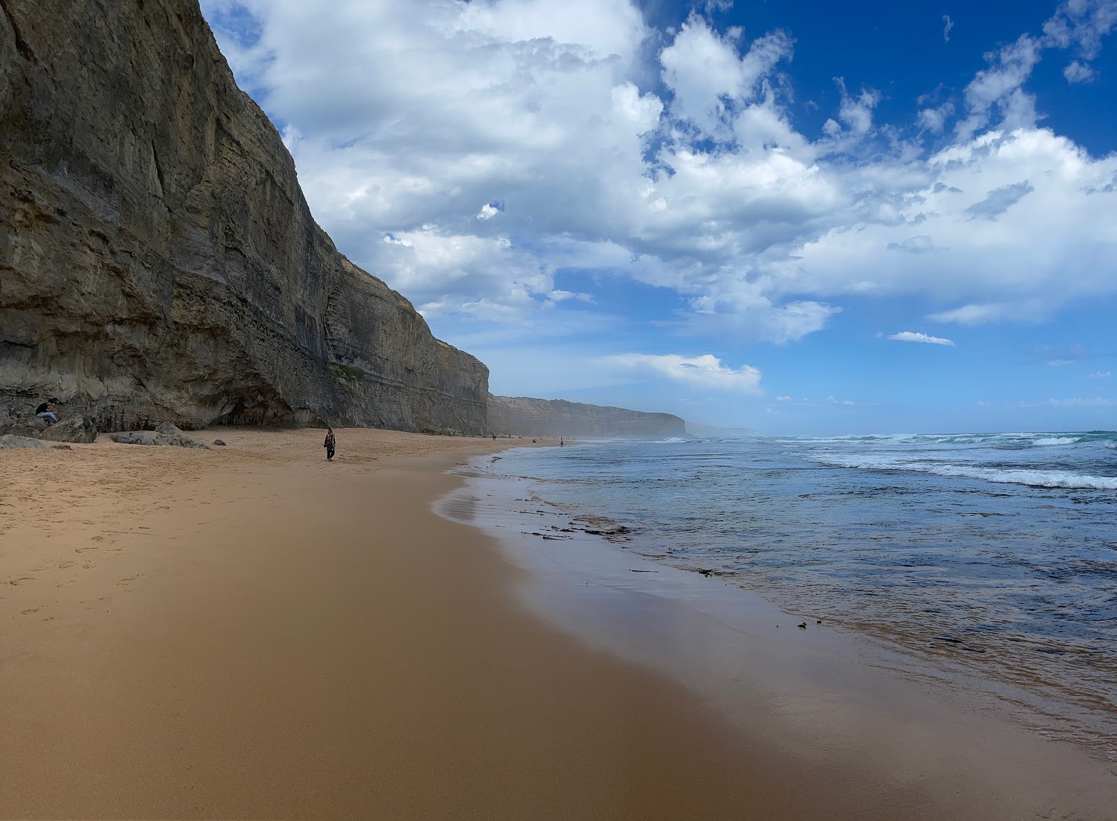 Foto av Clifton Beach med turkos rent vatten yta