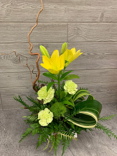 Florist «Artistic Floral», reviews and photos, 878 W Eads Pkwy, Lawrenceburg, IN 47025, USA