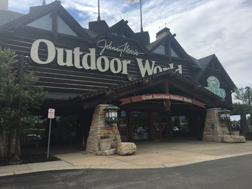 Sporting Goods Store «Bass Pro Shops», reviews and photos, 6112 W Grand Ave, Gurnee, IL 60031, USA