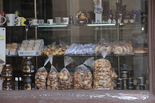 Confitería González en Almazán, Soria