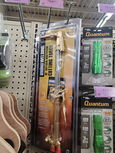 Hardware Store «Harbor Freight Tools», reviews and photos, 32706 John R Rd, Madison Heights, MI 48071, USA