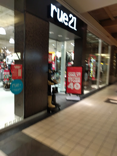 rue21, 1532 Spring Hill Ring Rd, West Dundee, IL 60118, USA, 