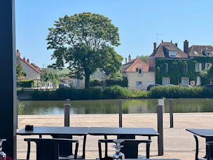 Photo n°50 de Le Quai à Auxerre ()