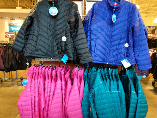 Sportswear Store «Columbia Sportswear Outlet», reviews and photos, 6800 Oxon Hill Rd #600, Oxon Hill, MD 20745, USA