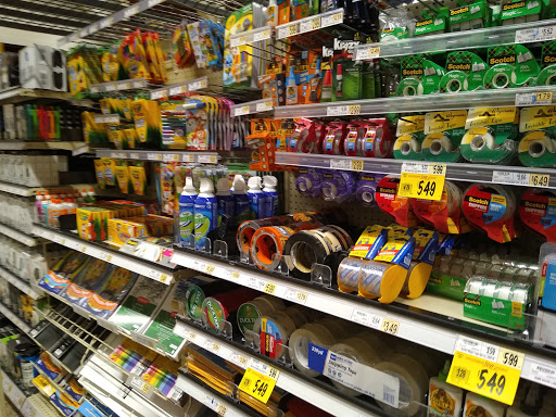 Shopping Mall «Brandywine Square Shopping Center», reviews and photos, Quarry Rd & U.S. 30, Downingtown, PA 19335, USA