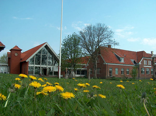 Anmeldelser af Vestjyllands Højskole i Ringkøbing - Skole