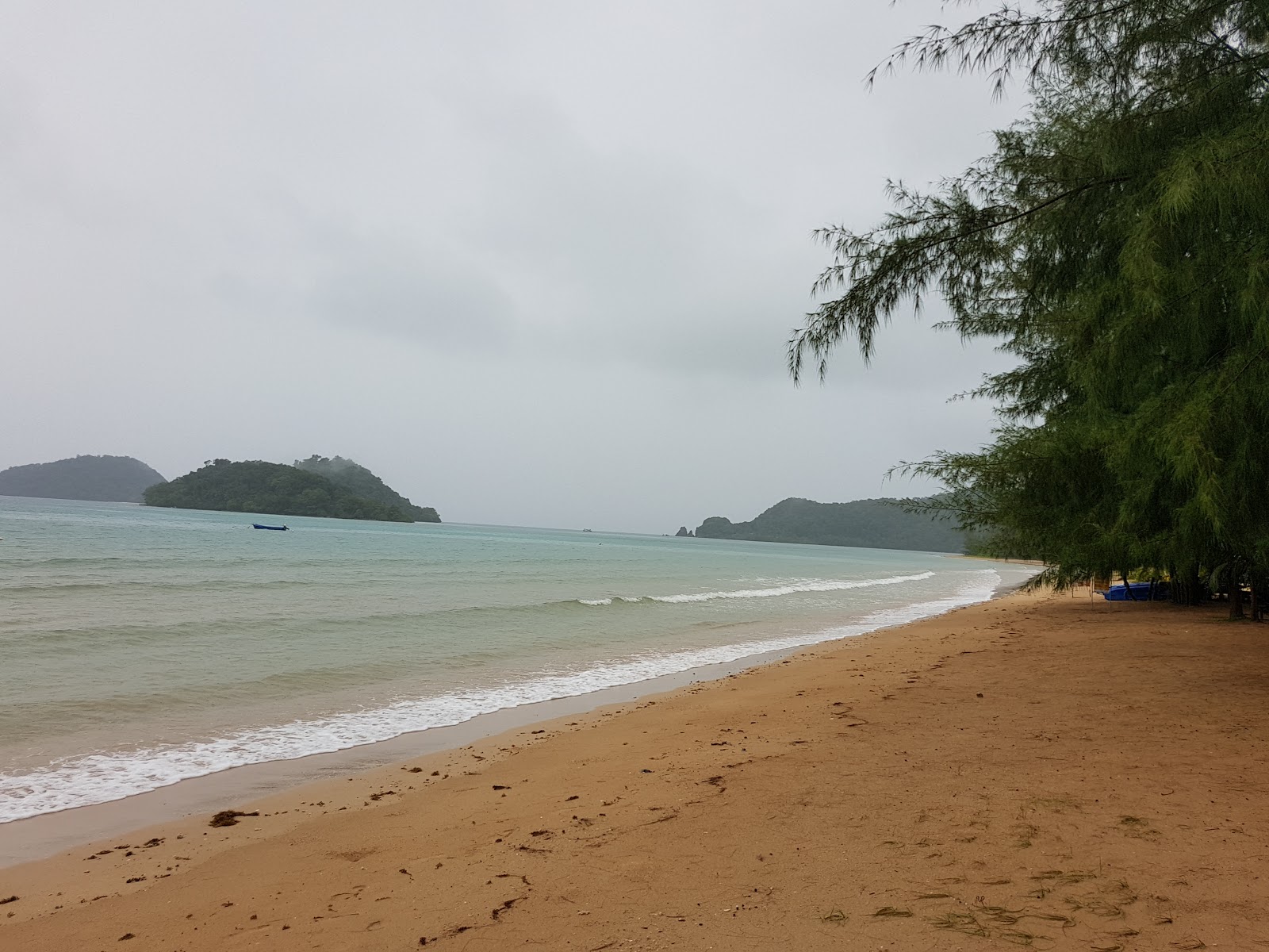 Photo of Ao Kao Beach with turquoise pure water surface