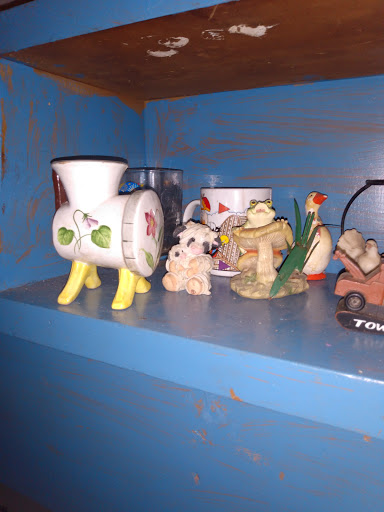 Singing Hills Antiques