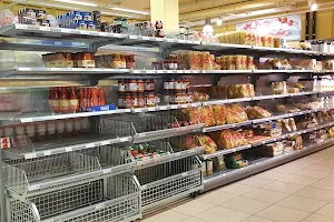 Migros-Supermarkt - Hombrechtikon image