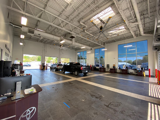 Ford Dealer «Oxmoor Auto Group», reviews and photos, 8001 Shelbyville Rd, Louisville, KY 40222, USA