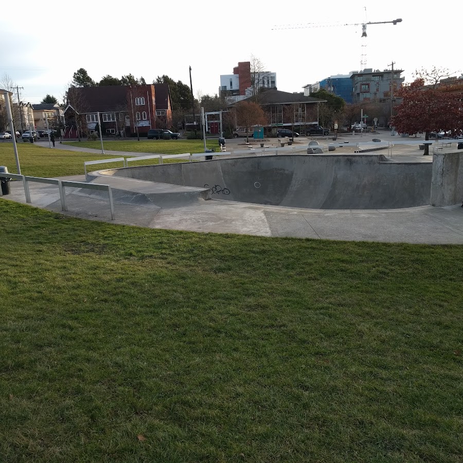 Ballard Commons Skatepark reviews