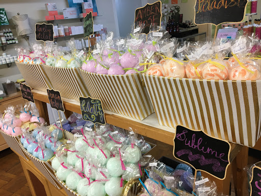 Day Spa «Rouge - Beauty, Spa, & Apothecary Boutique», reviews and photos, 17 S King St, Leesburg, VA 20175, USA