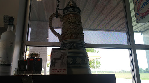 Liquor Store «Red Roof Liquor & Lottery», reviews and photos, 301 S Port Dr, Columbia, IL 62236, USA