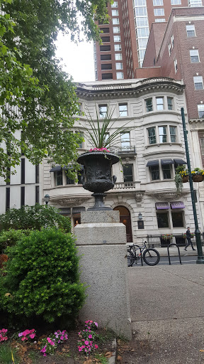 Department Store «Barneys New York, Philadelphia», reviews and photos, 1811 Walnut St, Philadelphia, PA 19103, USA