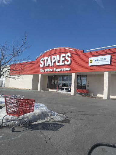 Staples, 58 Plaistow Rd, Plaistow, NH 03865, USA, 