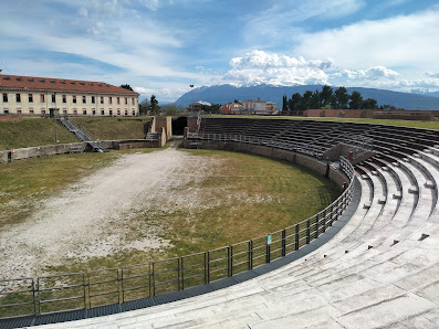 Anfiteatro Romano Via Giuseppe Salvatore Pianell, 85-165, 66100 Chieti CH, Italia