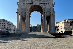 Arco Della Vittoria image