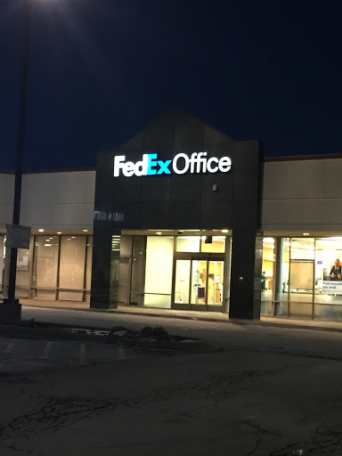 Print Shop «FedEx Office Print & Ship Center», reviews and photos, 830 75th St, Willowbrook, IL 60527, USA