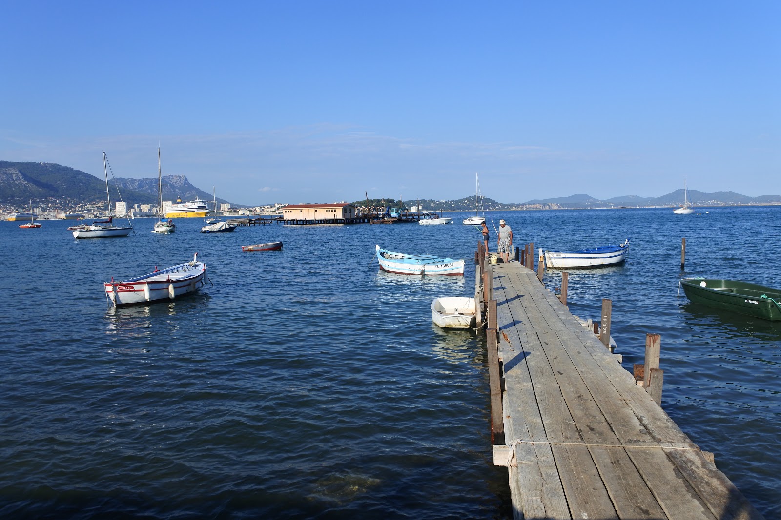 Foto de Plage de Balaguier com baía espaçosa