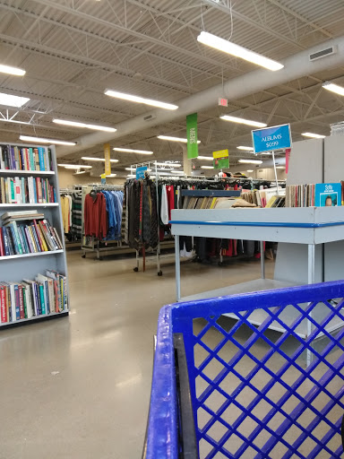 Thrift Store «Goodwill Store & Donation Center», reviews and photos, 543 North Ave, Glendale Heights, IL 60139, USA