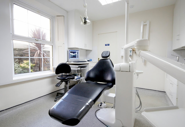 Reviews of Dental & Implant Centre in Plymouth - Dentist