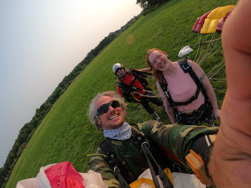 Skydiving Center «Cleveland Skydiving Center», reviews and photos, 15199 Grove Rd, Garrettsville, OH 44231, USA