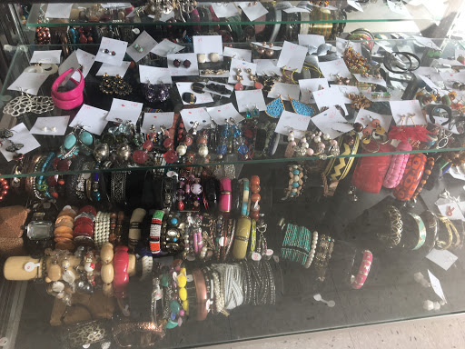 Thrift Store «Value World», reviews and photos, 11900 Detroit Ave, Lakewood, OH 44107, USA