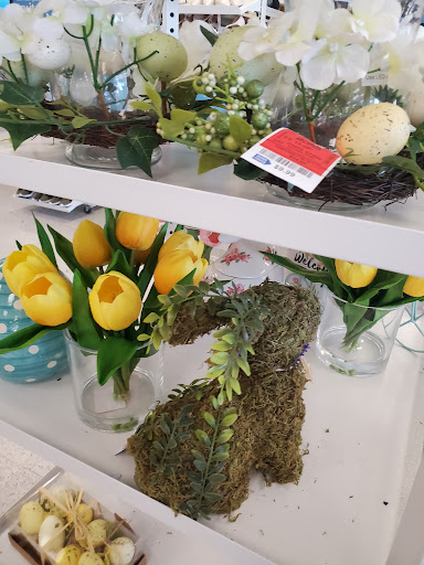 Clothing Store «Ross Dress for Less», reviews and photos, 7884 Van Nuys Blvd, Van Nuys, CA 91402, USA