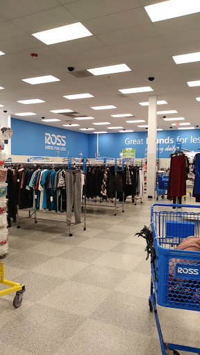 Clothing Store «Ross Dress for Less», reviews and photos, 1720 Douglas Rd, Oswego, IL 60543, USA