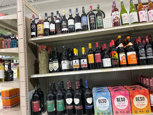 Liquor Store «Short Stop Wine & Spirits», reviews and photos, 2190 Eagle Creek Ln # F, St Paul, MN 55129, USA