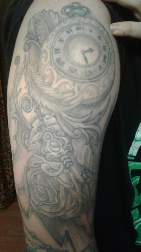 Tattoo Shop «Phantom Ink Tattoos», reviews and photos, 122 E Main St, Bristol, CT 06010, USA