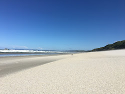 Photo de Blackhead Surfing Beach entouré de montagnes