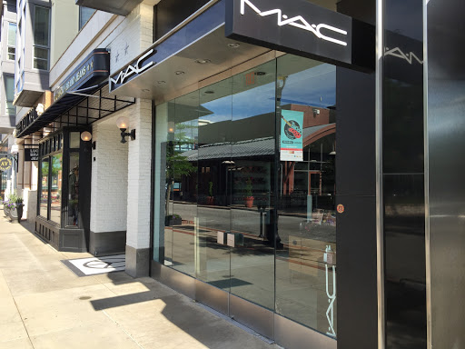MAC Cosmetics, 262 Crocker Park Blvd, Westlake, OH 44105, USA, 