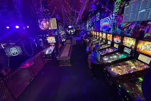 Play Money Pinball Arcade Bar image