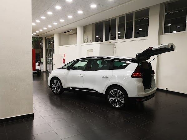 RENAULT-DACIA AUTOMOBILS I SUBMINISTRAMENTS PERE IV S.L.