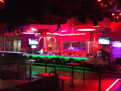 Asian Fusion Restaurant «Trio Club», reviews and photos, 909 E Burnside St, Portland, OR 97214, USA