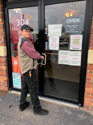 Thrift Store «St. Paws Thrift Store», reviews and photos, 304 12th St, West Columbia, SC 29169, USA