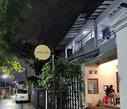 SPOT ON 1942 Asia Residence photo