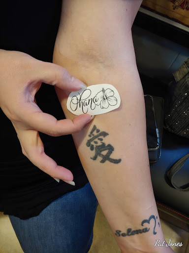 Tattoo Shop «Hold Fast Tattoo and Body Piercing», reviews and photos, 5153 S Ridgewood Ave, Port Orange, FL 32127, USA