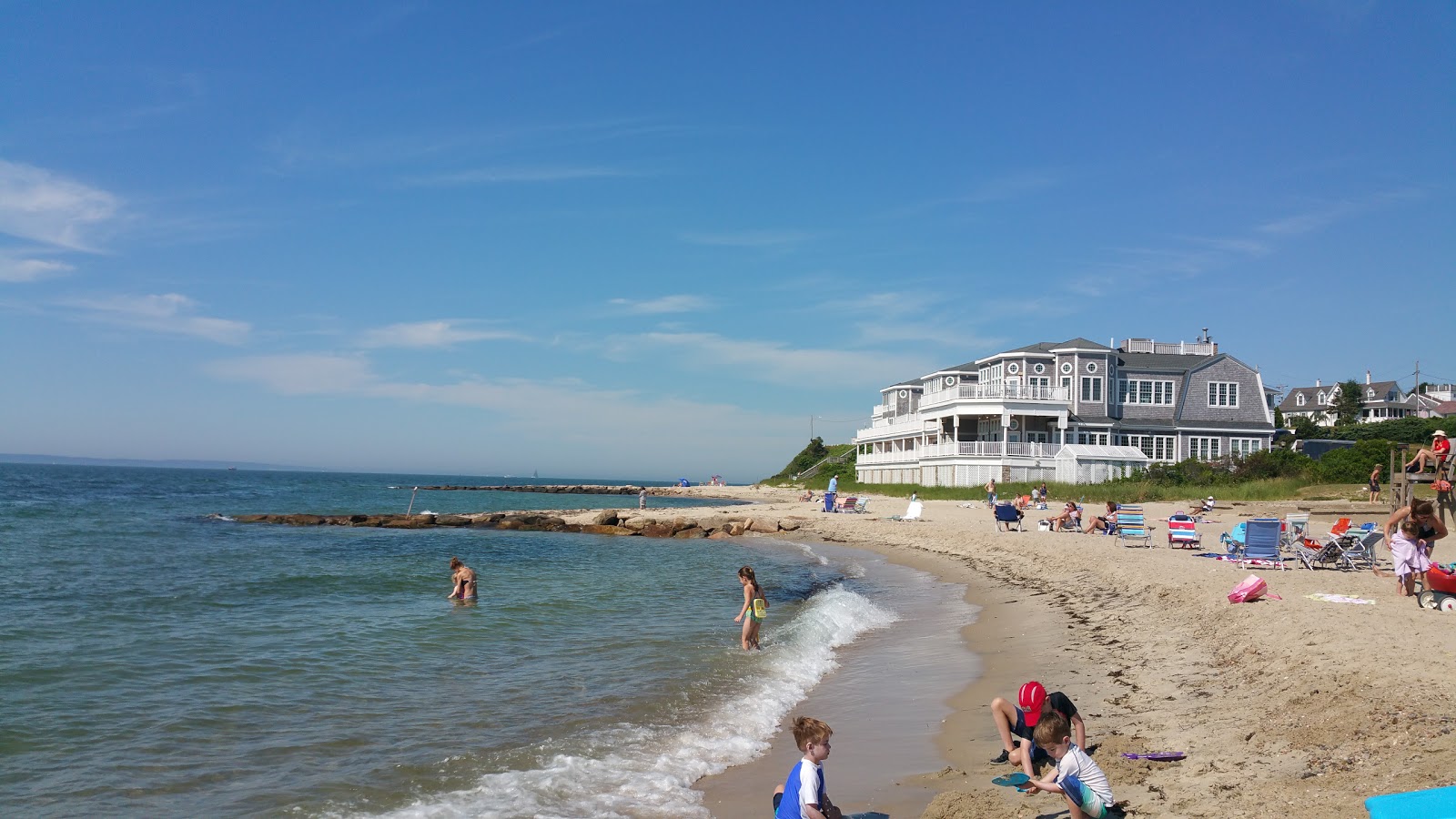 Foto av Falmouth Heights Town Beach med beige sand yta