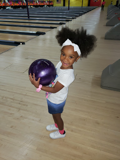 Bowling Alley «Crest Bowl», reviews and photos, 650 N New Florissant Rd, Florissant, MO 63031, USA