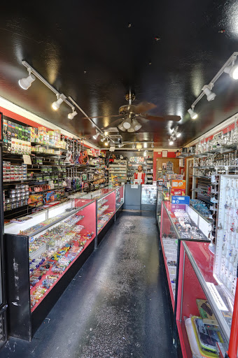 Tobacco Shop «Gravitate Smoke Shop», reviews and photos, 7345 E Shoeman Ln, Scottsdale, AZ 85251, USA