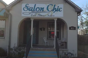 Salon Chic image