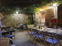 Atmosphère du Restaurant français Au Jardin Des Carmes à Avignon - n°16