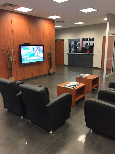 Car Dealer «Peppers Chrysler Dodge Jeep Ram», reviews and photos, 2440 E Wood St, Paris, TN 38242, USA