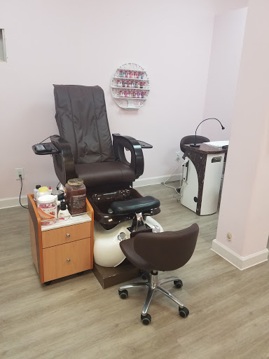 Hair Salon «Top Dominican Hair Salon», reviews and photos, 211 Reisterstown Rd, Pikesville, MD 21208, USA